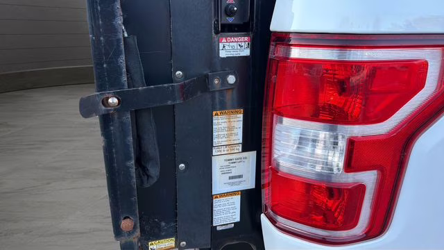 2019 Oxford White Ford F-150 XL 4X4 Truck