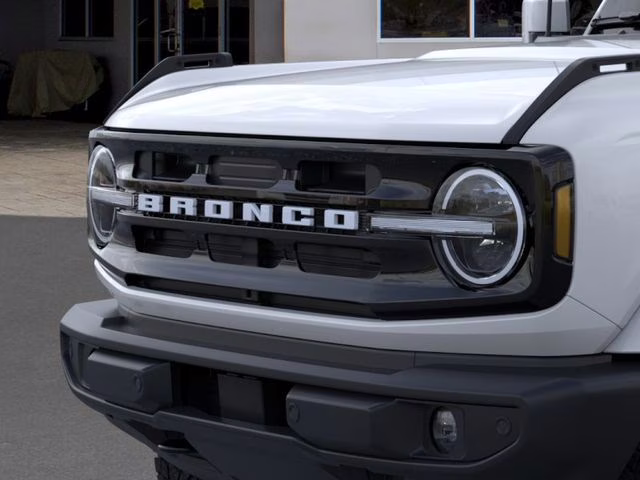 2026 Oxford White Ford Bronco Outer Banks 4X4 SUV