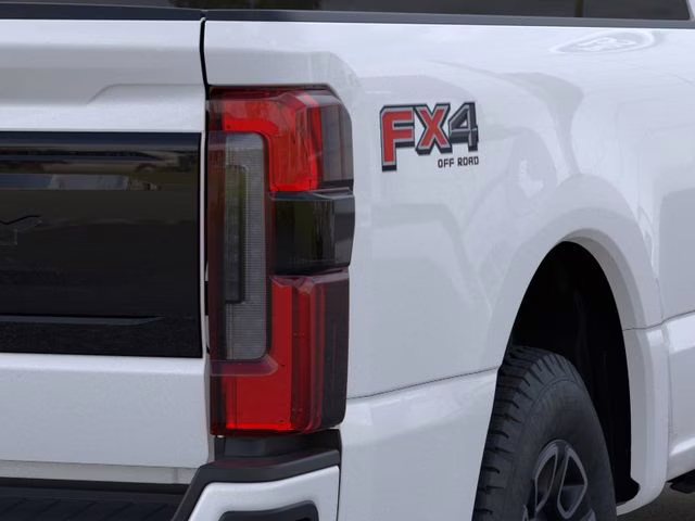 2026 Star White Metallic Tri-Coat Ford Super Duty F-350 SRW Platinum 4X4 Truck