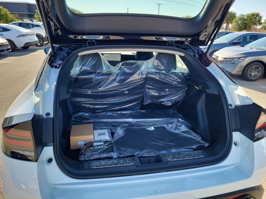 2026 White / Black Nissan LEAF SV+ FWD SUV