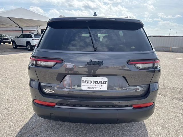 2026 Gray Metallic Jeep Grand Cherokee L Altitude 4X4 SUV