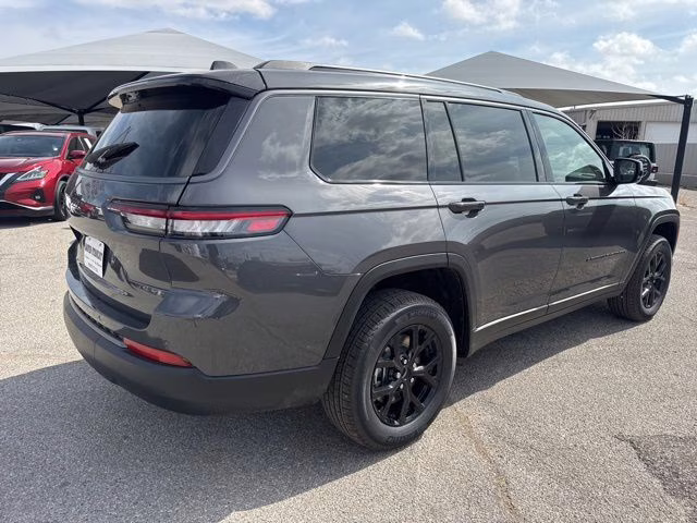 2026 Gray Metallic Jeep Grand Cherokee L Altitude 4X4 SUV