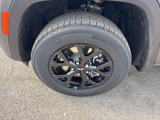 2026 Gray Metallic Jeep Grand Cherokee L Altitude 4X4 SUV