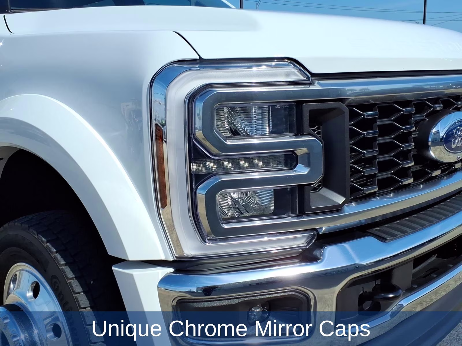 2026 Oxford White Ford Super Duty F-450 DRW Lariat 4X4 Truck