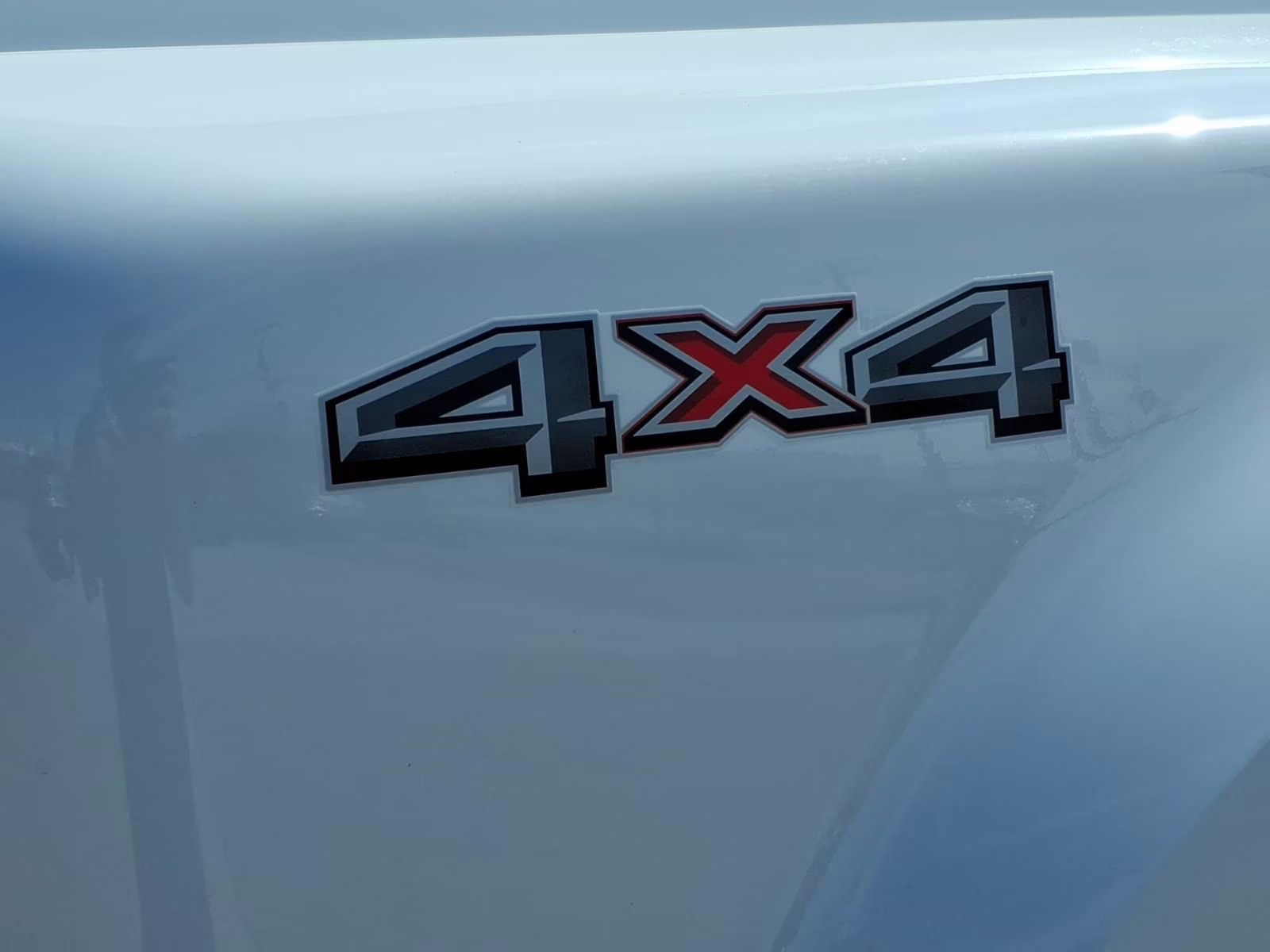 2026 Oxford White Ford Super Duty F-450 DRW Lariat 4X4 Truck