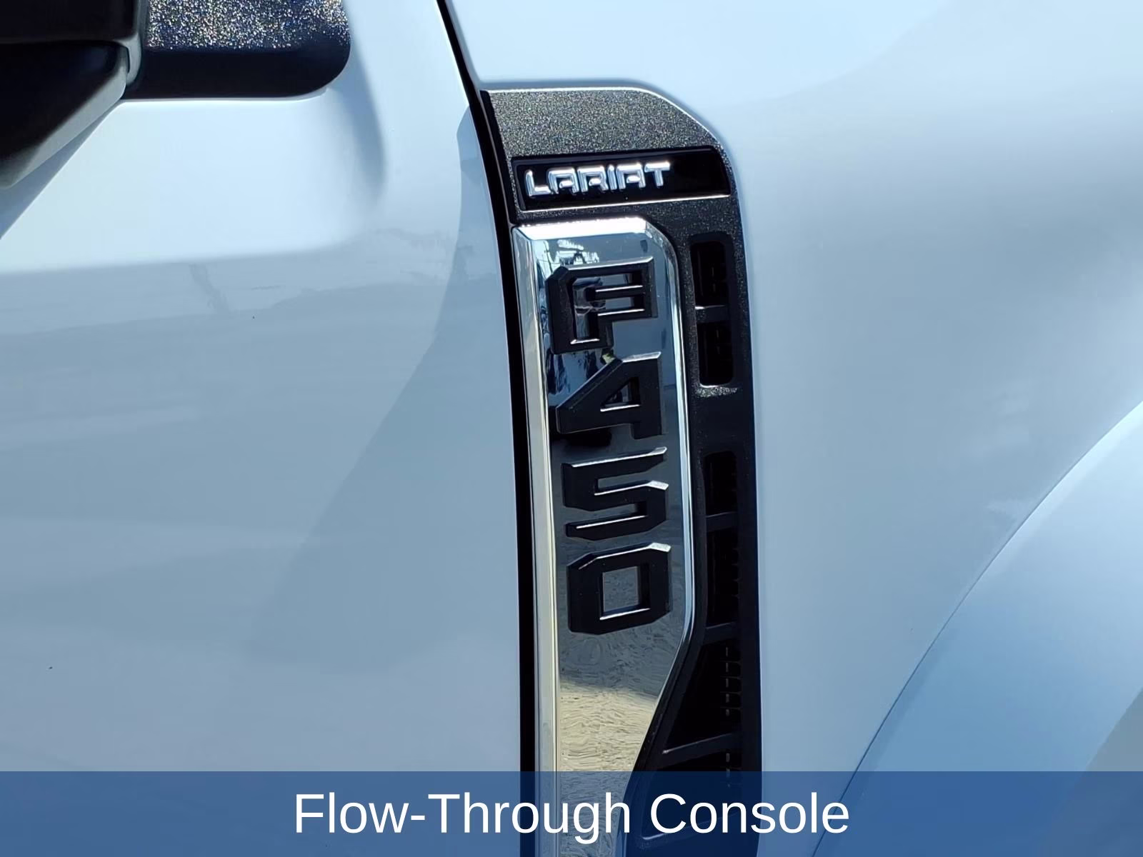 2026 Oxford White Ford Super Duty F-450 DRW Lariat 4X4 Truck