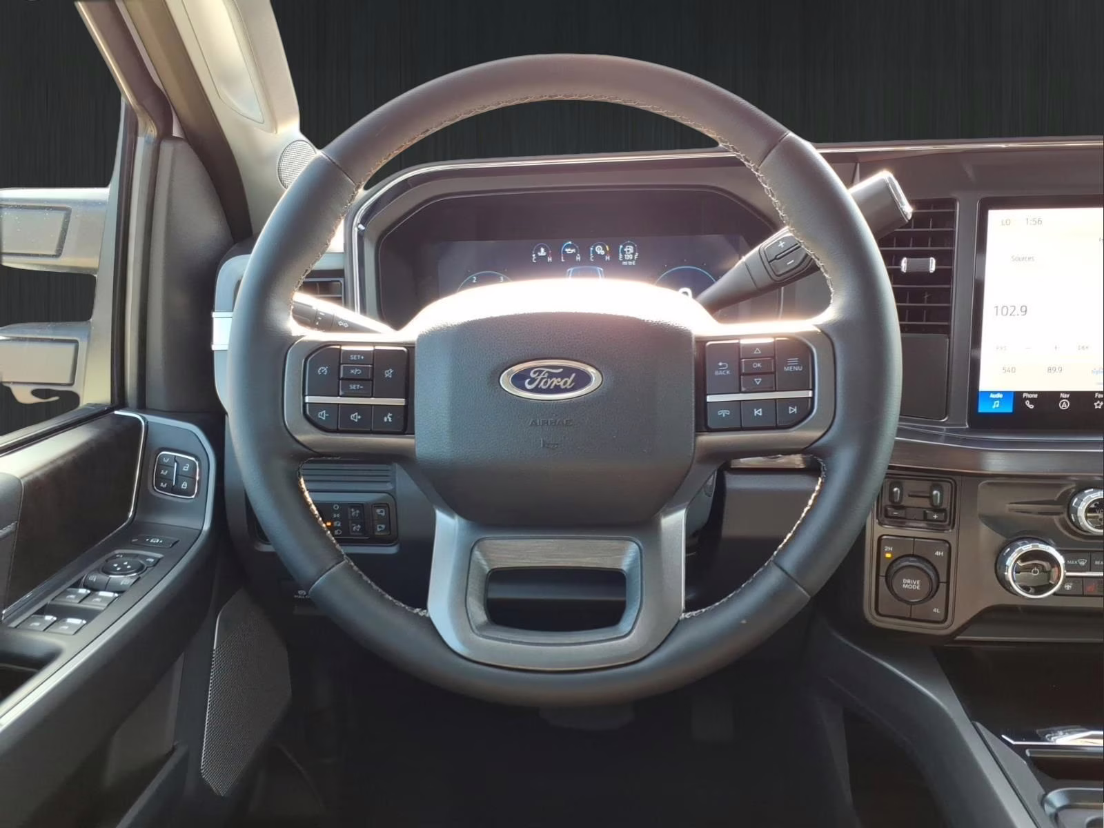 2026 Oxford White Ford Super Duty F-450 DRW Lariat 4X4 Truck