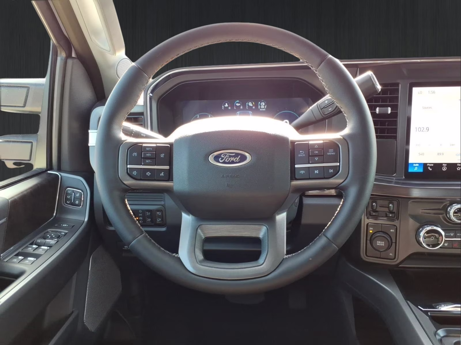2026 Oxford White Ford Super Duty F-450 DRW Lariat 4X4 Truck