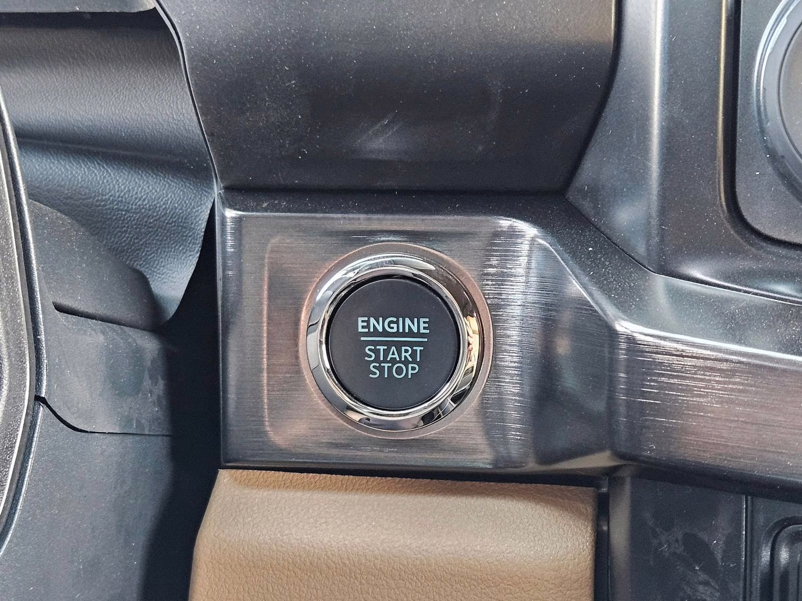 2026 White Metallic Ford Super Duty F-350 SRW Lariat 4X4 Truck