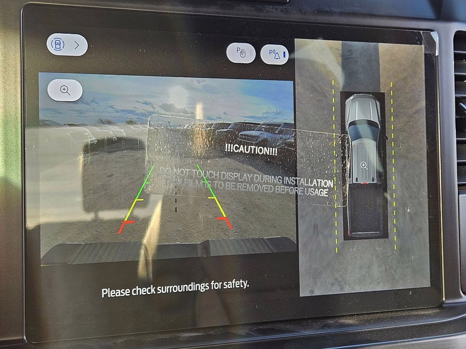 2026 White Metallic Ford Super Duty F-350 SRW Lariat 4X4 Truck