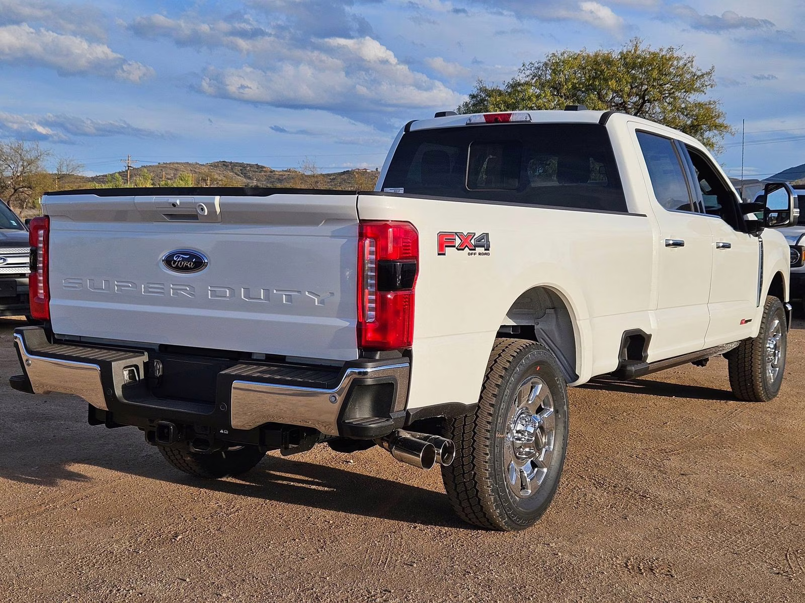 2026 White Metallic Ford Super Duty F-350 SRW Lariat 4X4 Truck