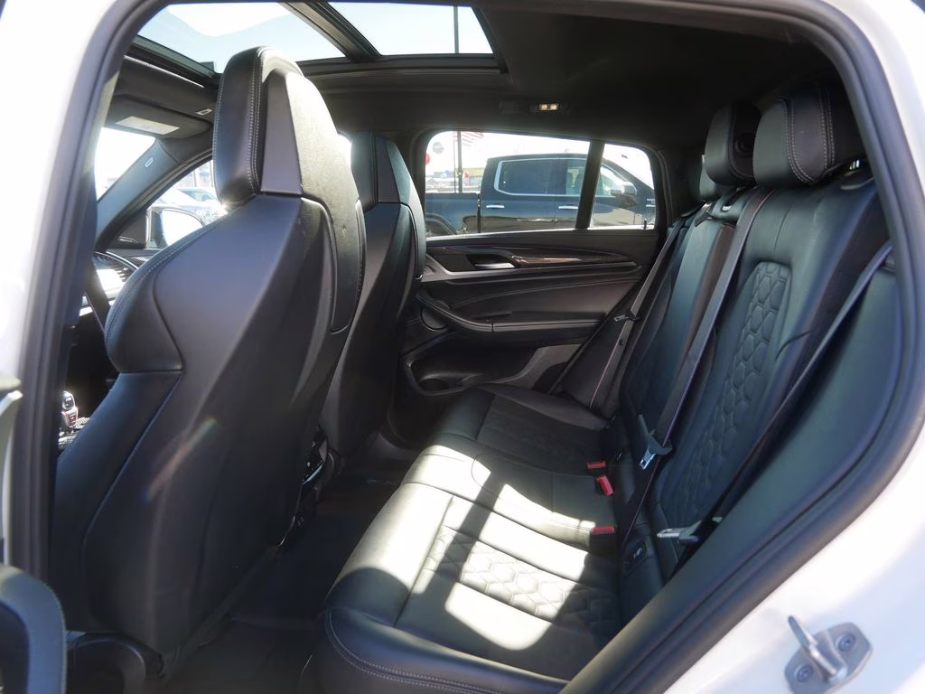 2021 Alpine White BMW X4 M Competition Package AWD SUV