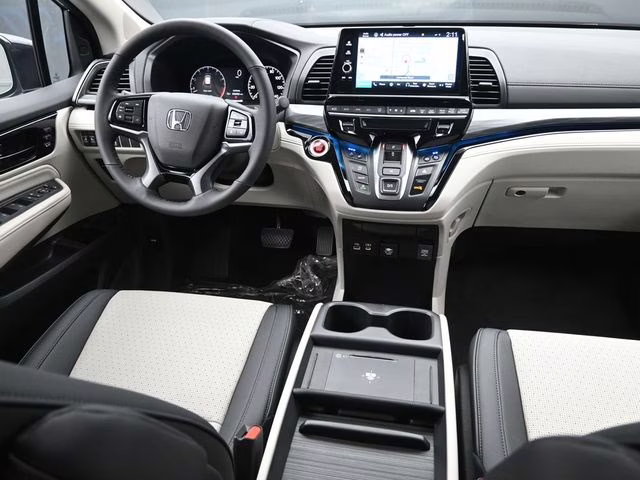 2026 Solar Silver Metallic Honda Odyssey Elite FWD Van