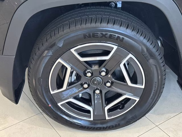 2026 Diamond Black Crystal Pearlcoat Jeep Cherokee Limited 4X4 SUV