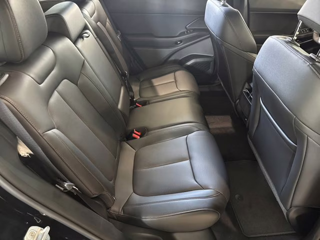 2026 Diamond Black Crystal Pearlcoat Jeep Cherokee Limited 4X4 SUV