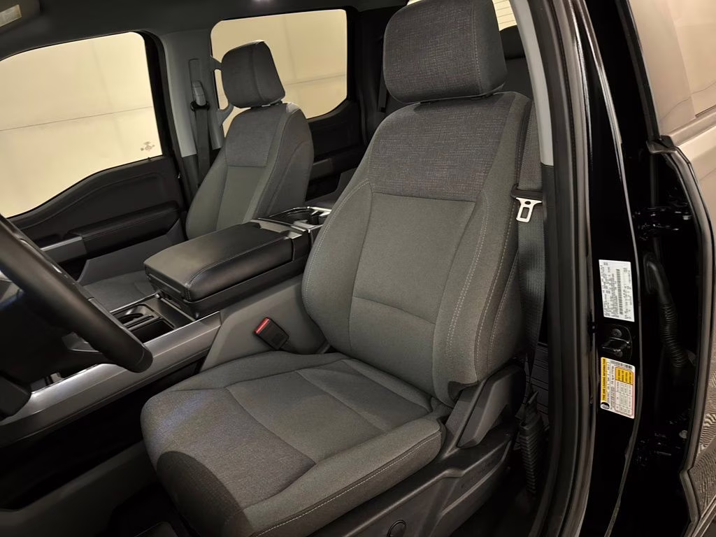 2025 Agate Black Metallic Ford F-150 XLT 4X4 Truck