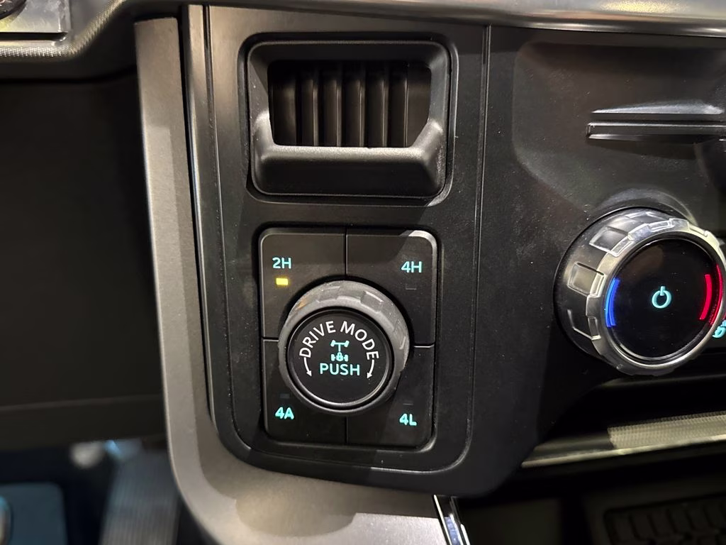 2025 Blue Metallic Ford F-150 Lariat 4X4 Truck