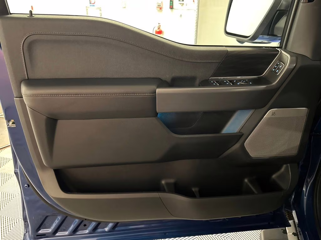 2025 Atlas Blue Metallic Ford F-150 Lariat 4X4 Truck