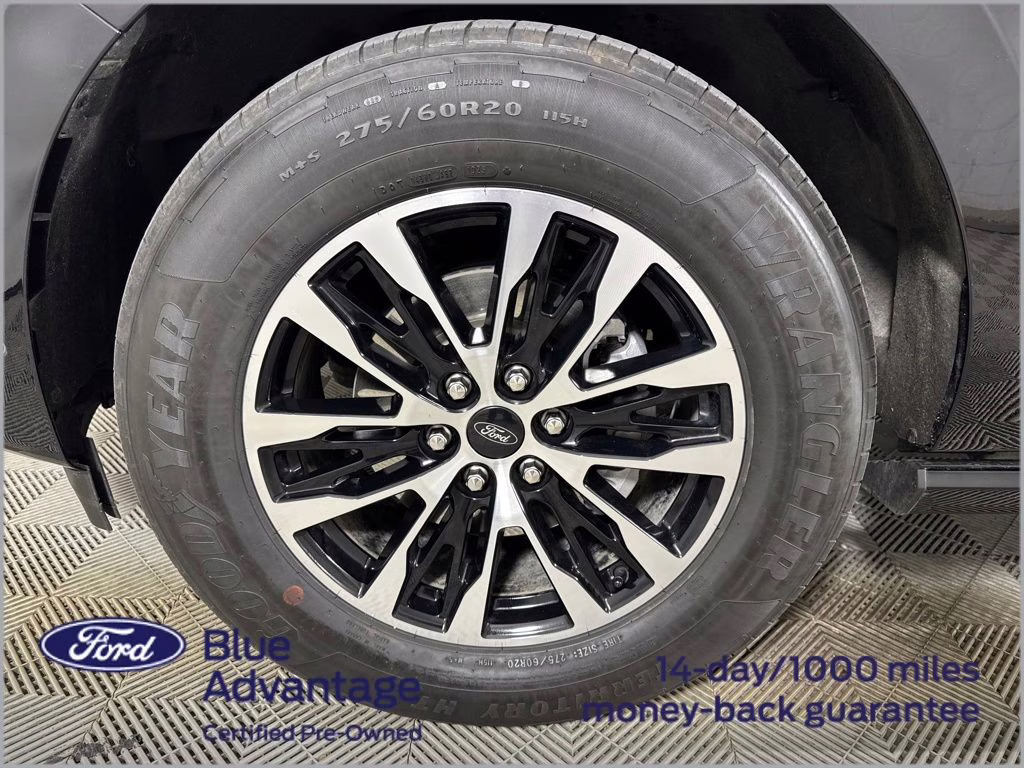 2025 Agate Black Metallic Ford Expedition Max Platinum 4X4 SUV