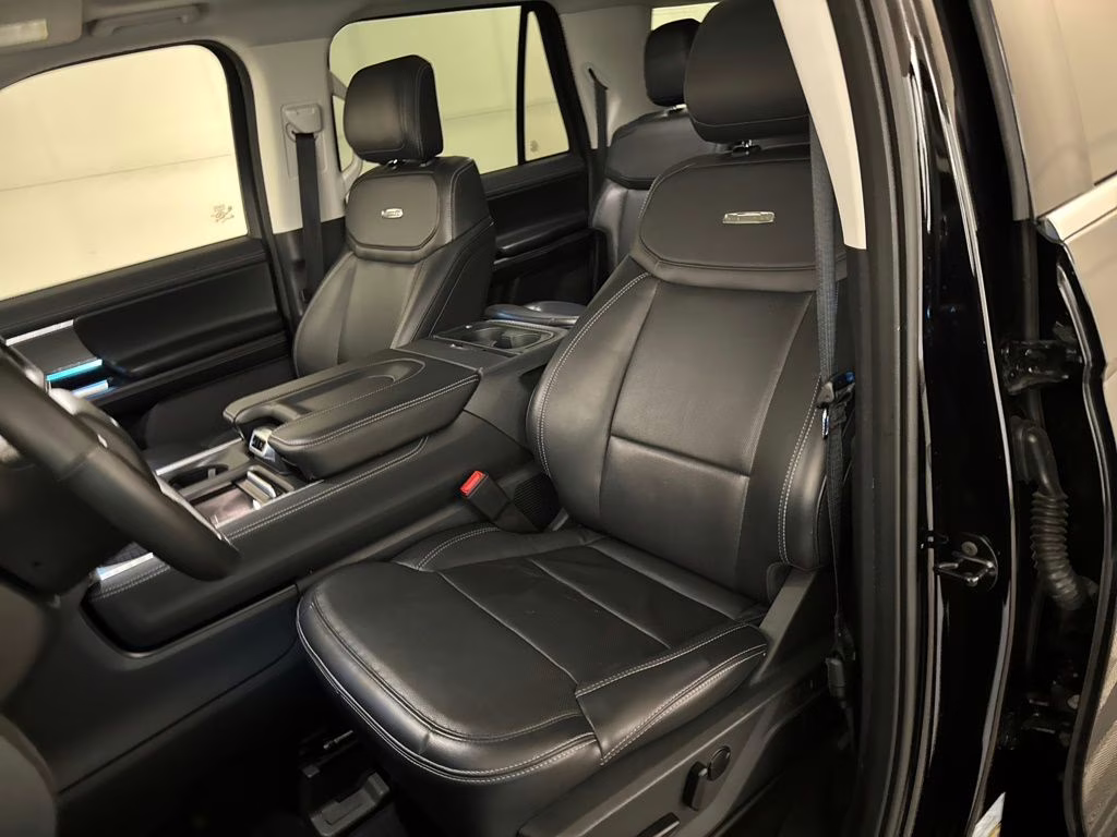 2025 Agate Black Metallic Ford Expedition Max Platinum 4X4 SUV