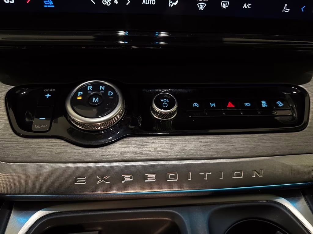 2025 Agate Black Metallic Ford Expedition Max Platinum 4X4 SUV