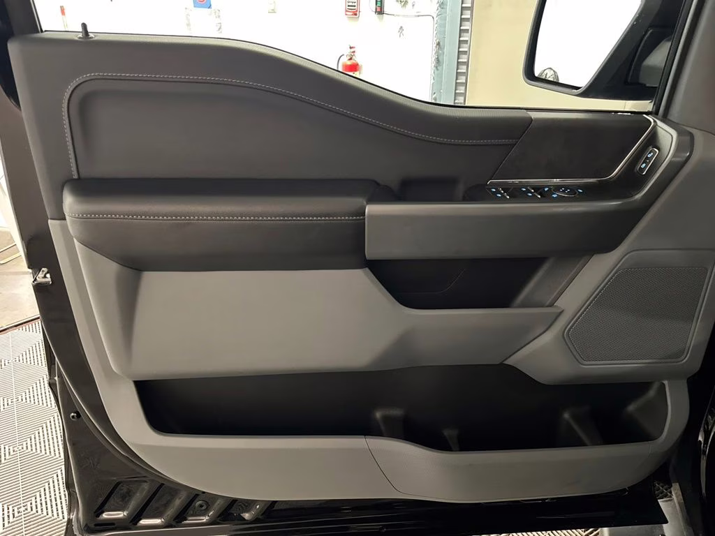 2025 Agate Black Metallic Ford F-150 XLT 4X4 Truck