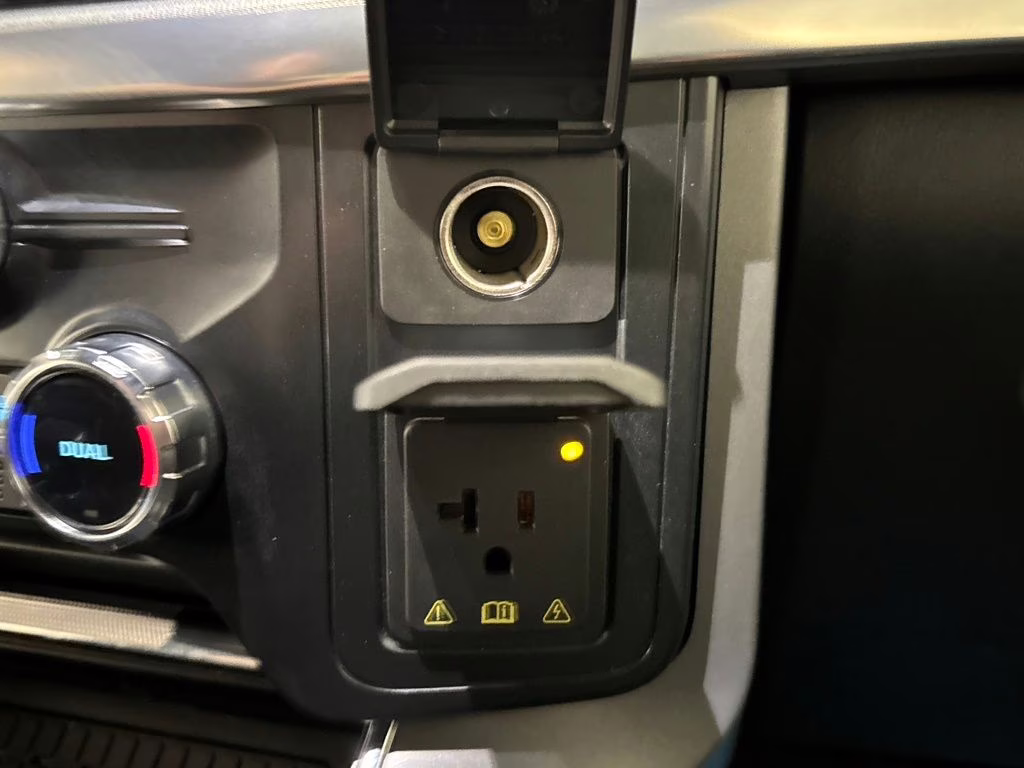 2025 Atlas Blue Metallic Ford F-150 Lariat 4X4 Truck