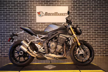 2022 Triumph Speed Triple 1200 RS Motorcycle
