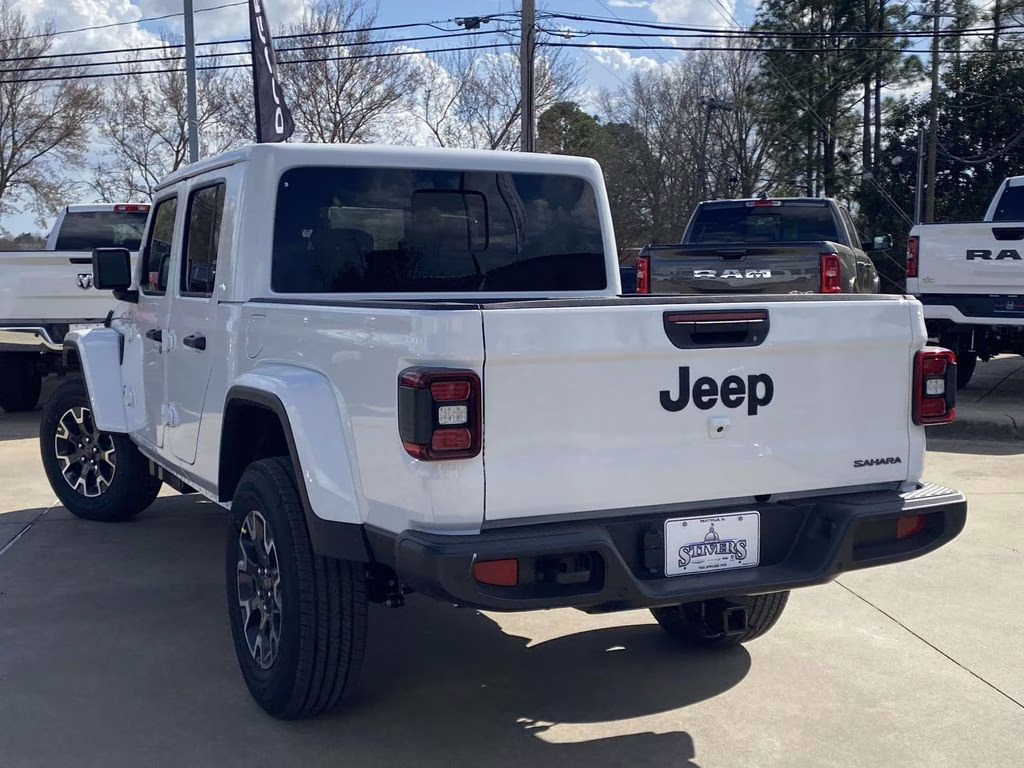 2026 Bright White Clearcoat Jeep Gladiator Sahara 4X4 Truck