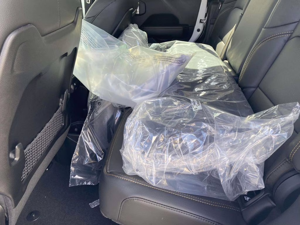 2026 Bright White Clearcoat Jeep Gladiator Sahara 4X4 Truck