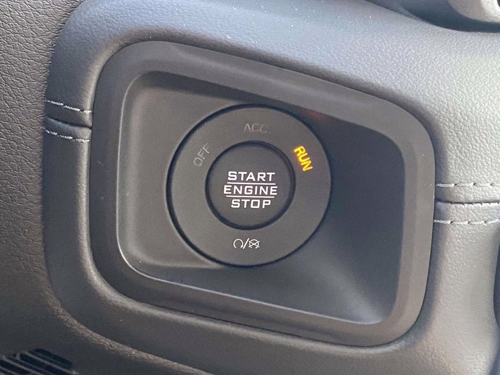 2026 Bright White Clearcoat Jeep Gladiator Sahara 4X4 Truck