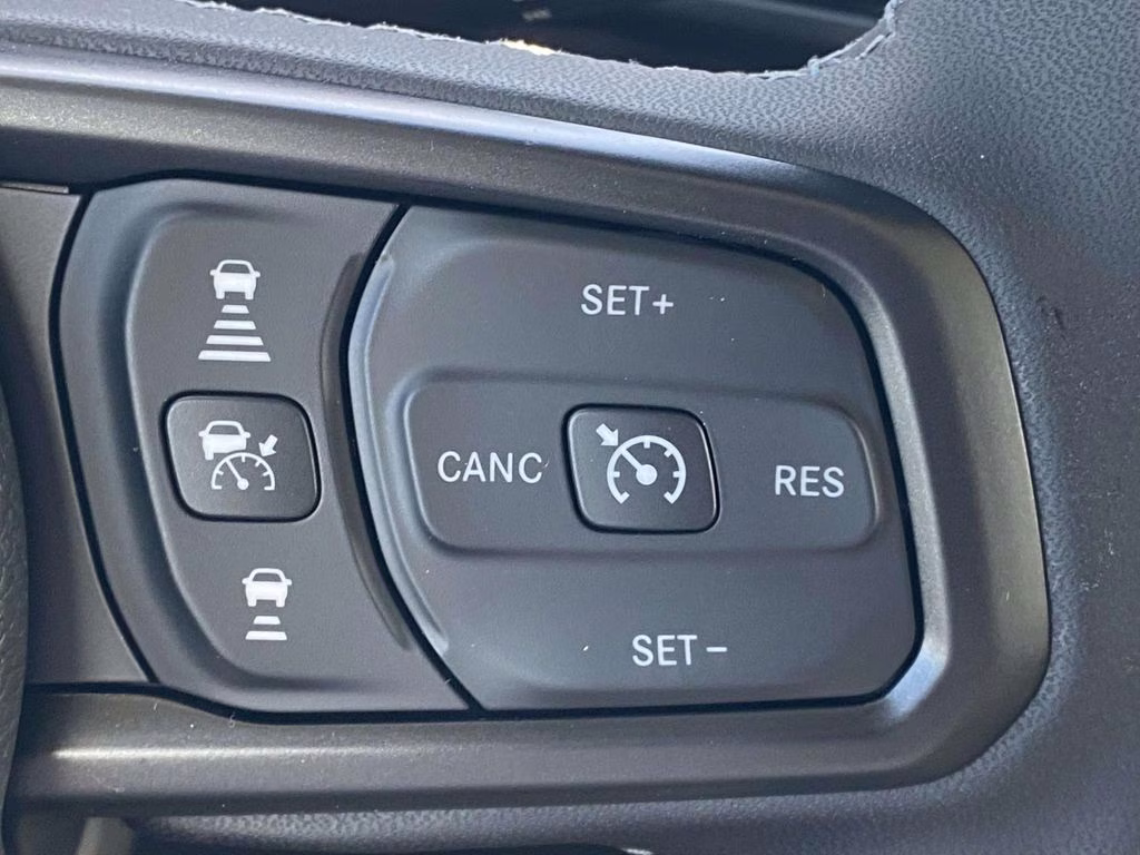 2026 Bright White Clearcoat Jeep Gladiator Sahara 4X4 Truck