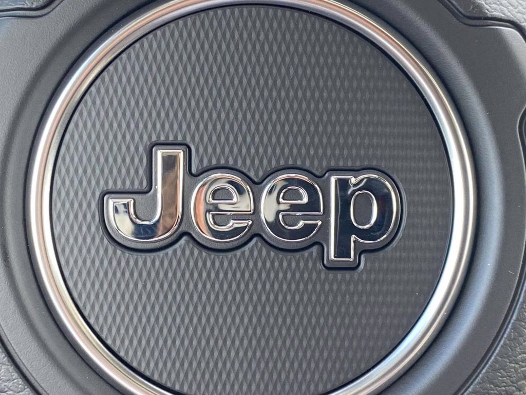 2026 Bright White Clearcoat Jeep Gladiator Sahara 4X4 Truck