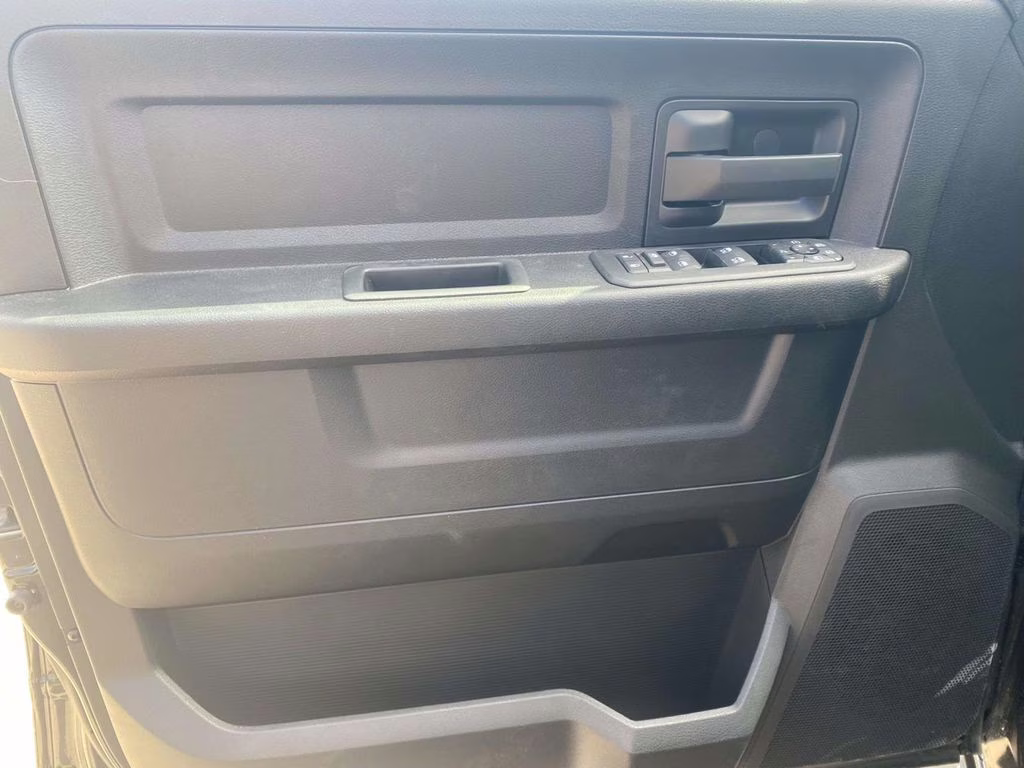 2026 Diamond Black Crystal Pearlcoat Ram 2500 Tradesman 4X4 Truck