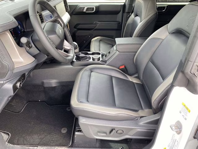 2026 Oxford White Ford Bronco Outer Banks 4X4 SUV