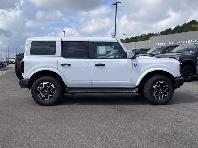 2026 Oxford White Ford Bronco Outer Banks 4X4 SUV