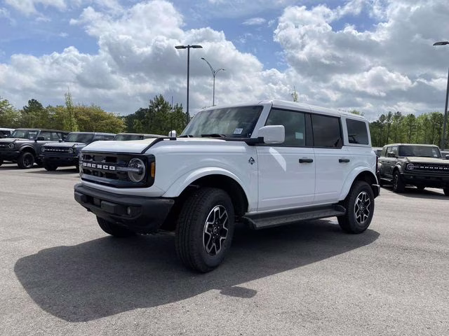 2026 Oxford White Ford Bronco Outer Banks 4X4 SUV
