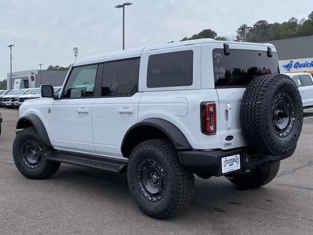 2026 Oxford White Ford Bronco Outer Banks 4X4 SUV
