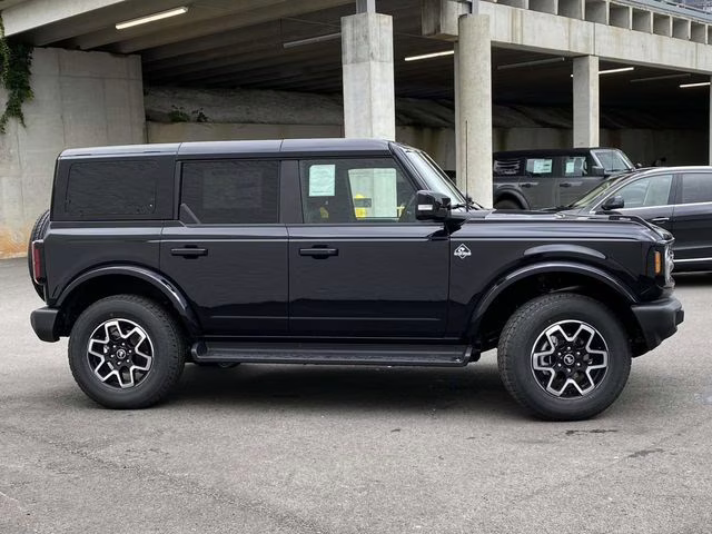2026 Shadow Black Ford Bronco Outer Banks 4X4 SUV