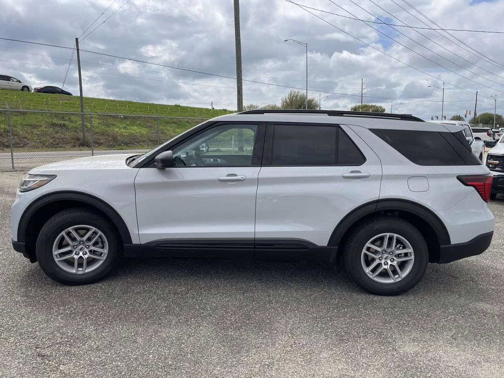 2026 Space White Metallic Ford Explorer Active RWD SUV