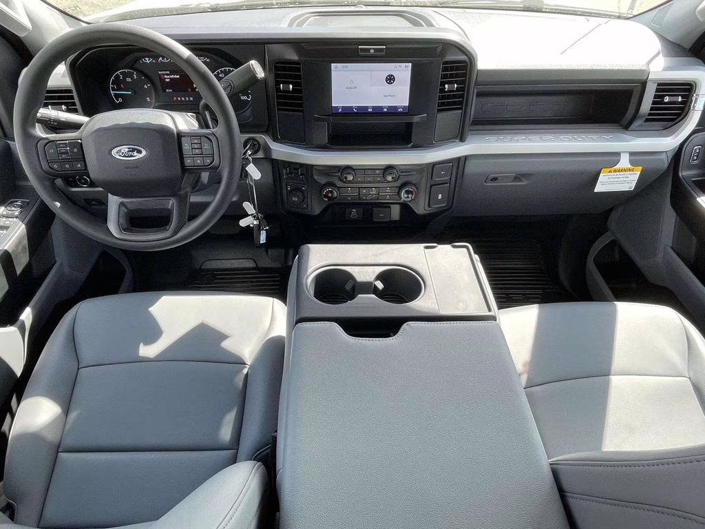 2026 Oxford White Ford Super Duty F-350 DRW XL 4X4 Truck