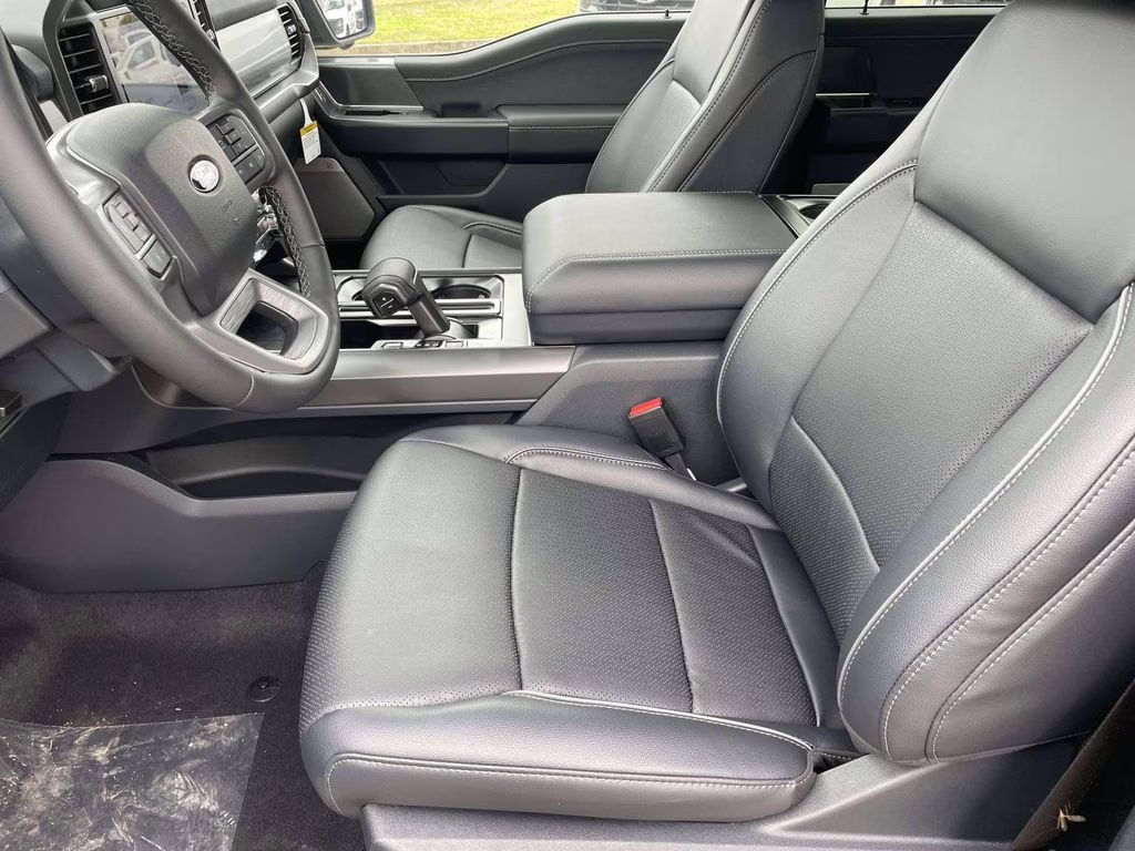 2026 Oxford White Ford F-150 Lariat 4X4 Truck