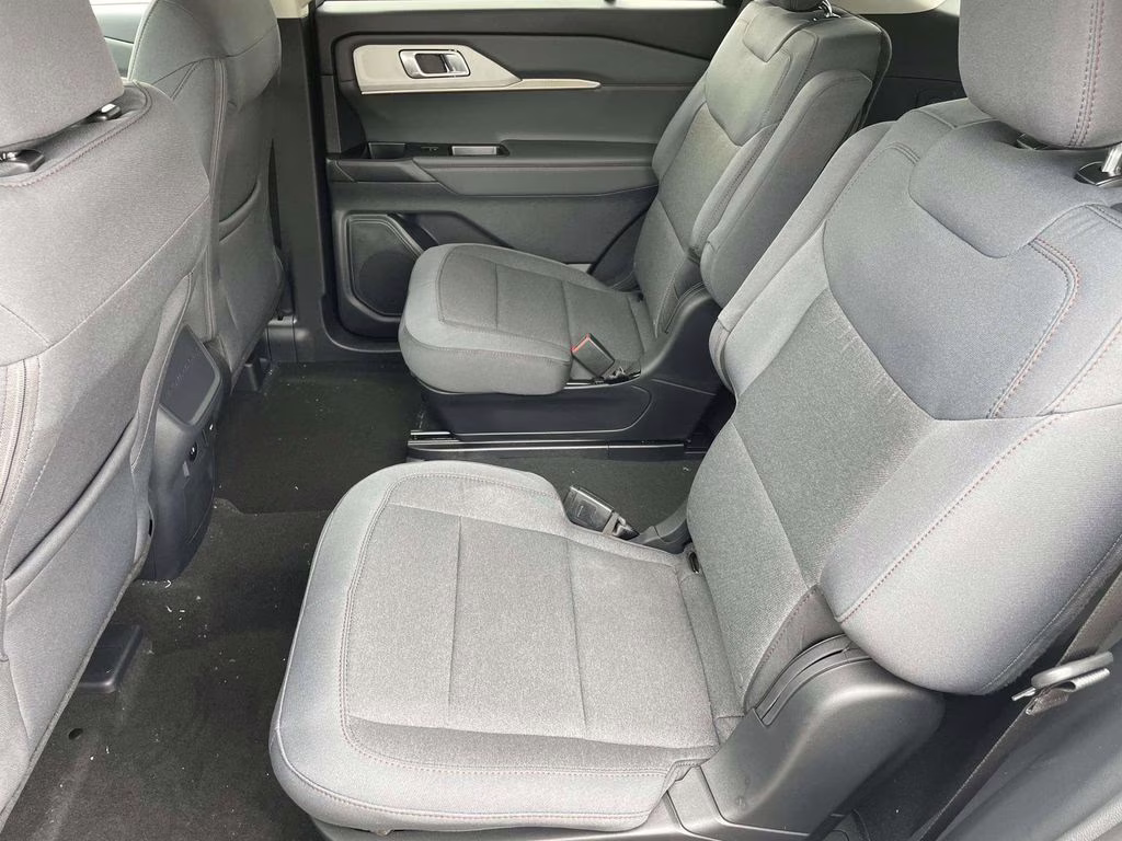 2026 Space White Metallic Ford Explorer Active RWD SUV