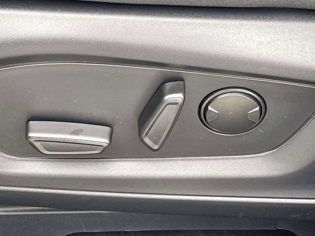 2026 Space White Metallic Ford Explorer Active RWD SUV