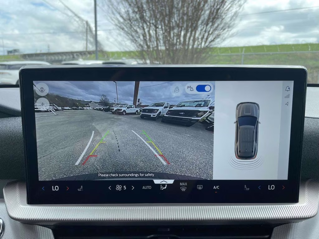 2026 Space White Metallic Ford Explorer Active RWD SUV