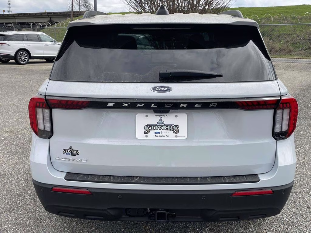 2026 Space White Metallic Ford Explorer Active RWD SUV
