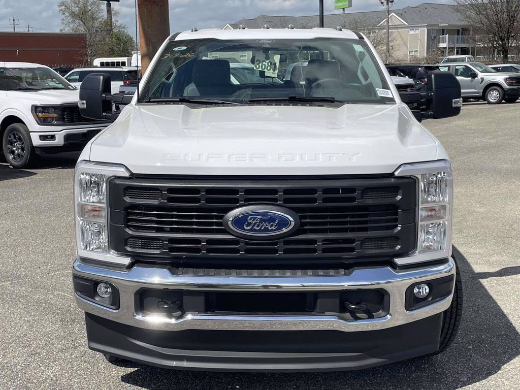 2026 Oxford White Ford Super Duty F-350 DRW XL 4X4 Truck