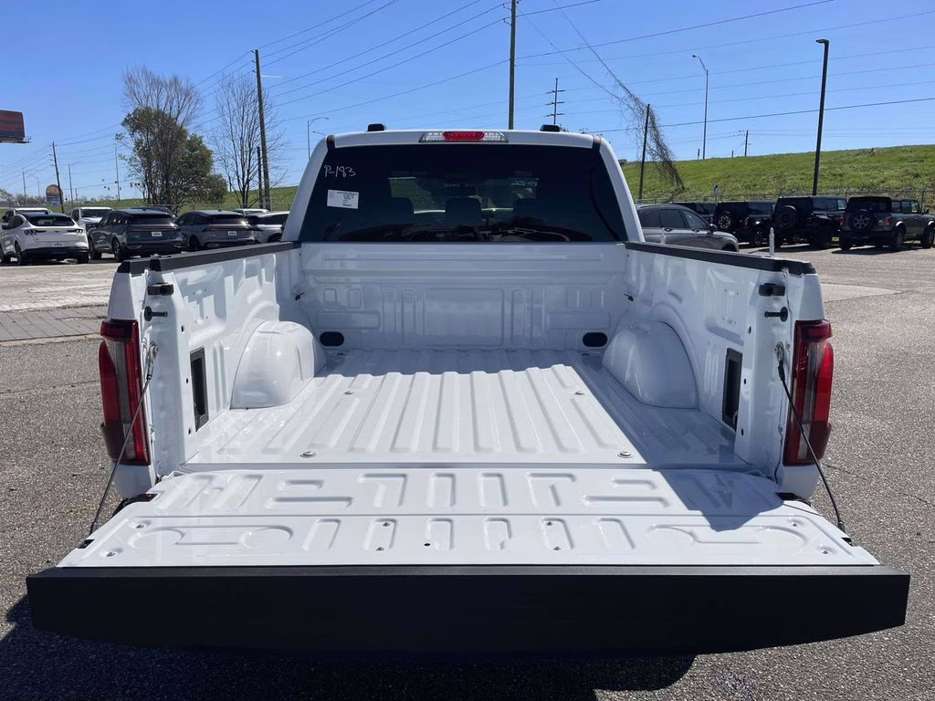 2026 Oxford White Ford F-150 Lariat 4X4 Truck