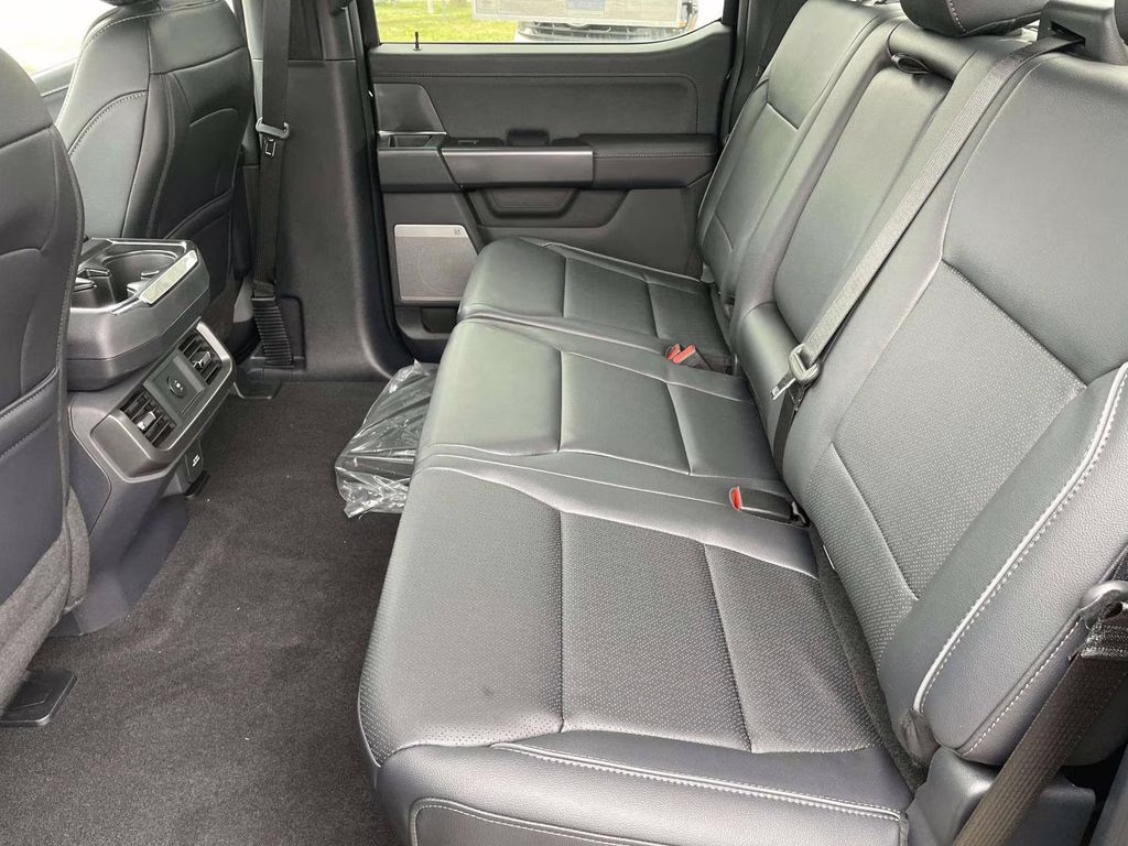 2026 Oxford White Ford F-150 Lariat 4X4 Truck