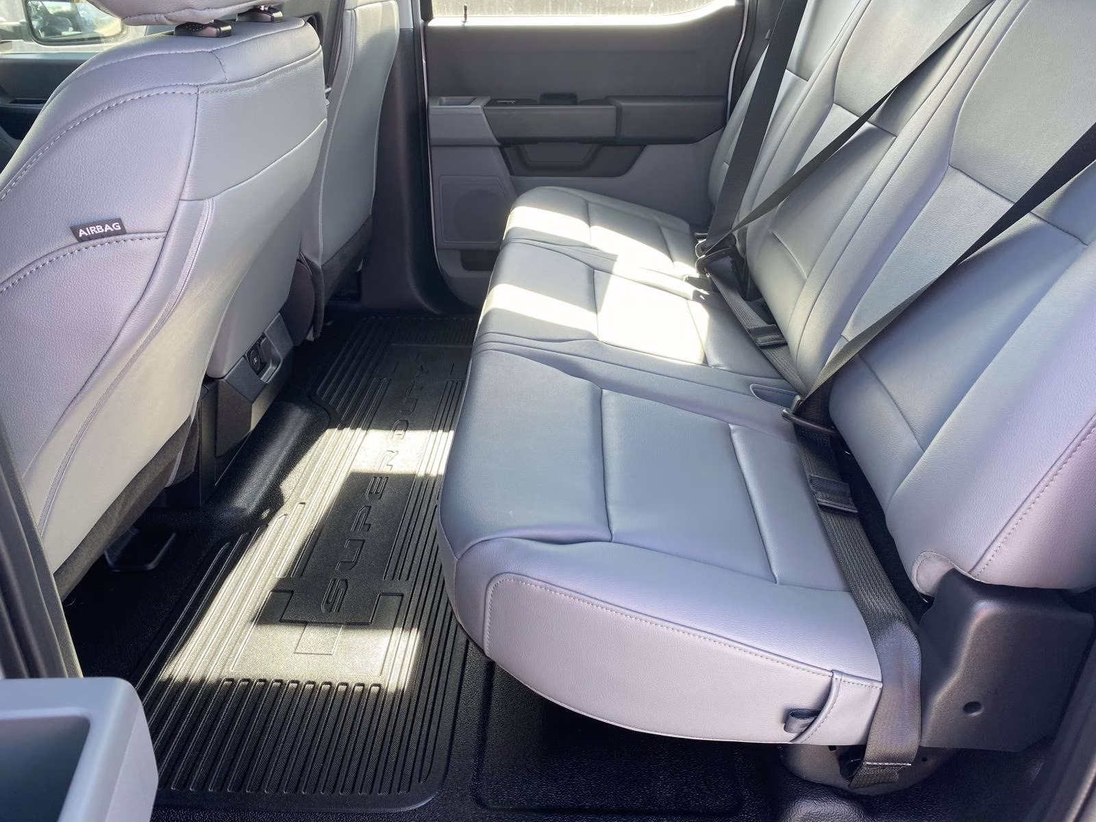 2026 Oxford White Ford Super Duty F-350 DRW XL 4X4 Truck